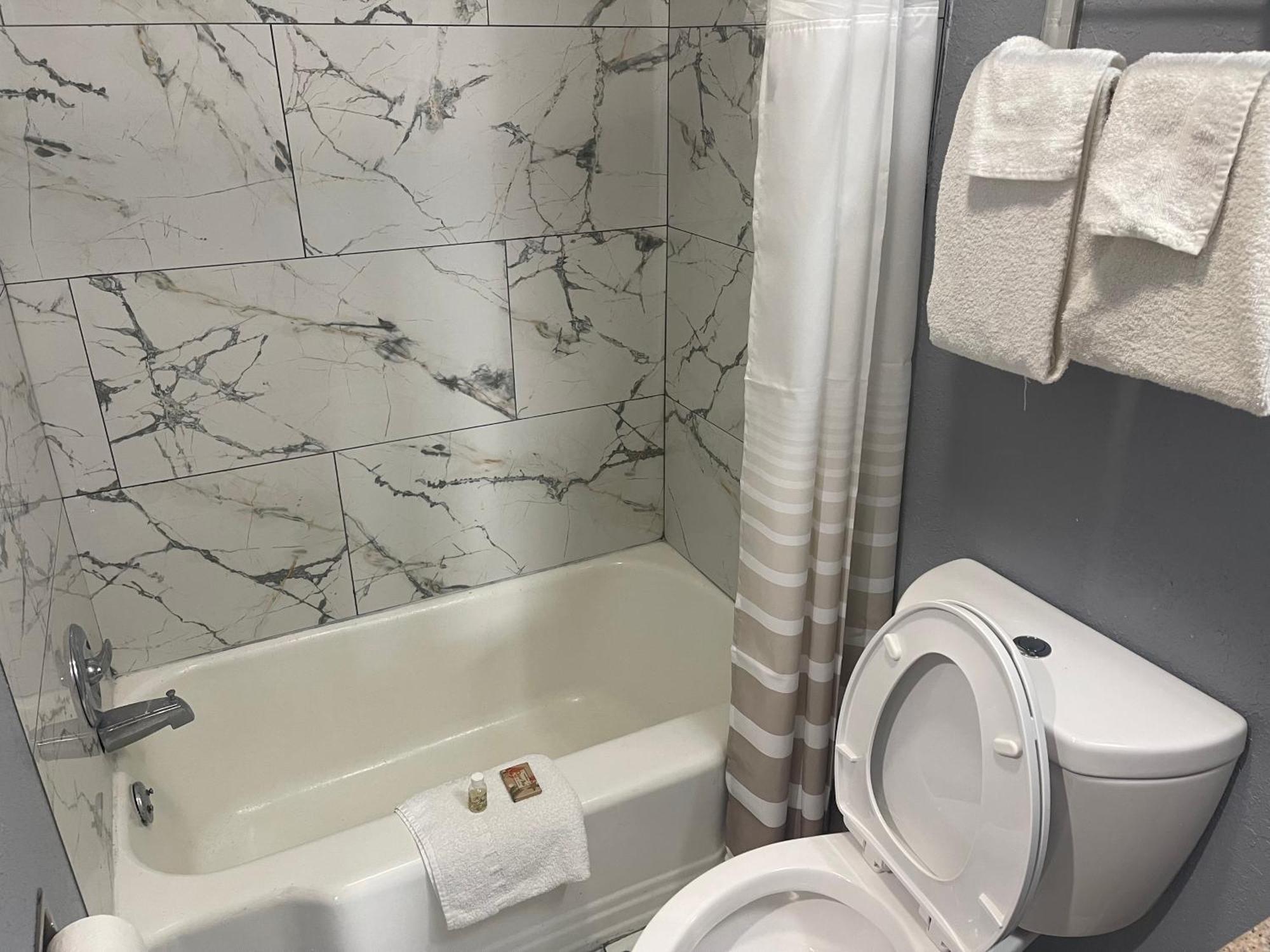 Americas Best Value Inn-Саванна Экстерьер фото